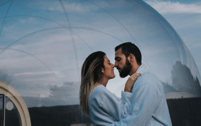 ¿Cómo sorprender en la pedida de mano? La magia de los hoteles burbuja